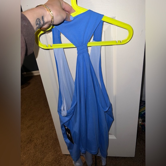 Underarmour girls yxl double tank tops (3) - Picture 3 of 9